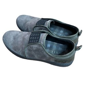 BORN brand leather loafers. Size 9M. Gently worn.